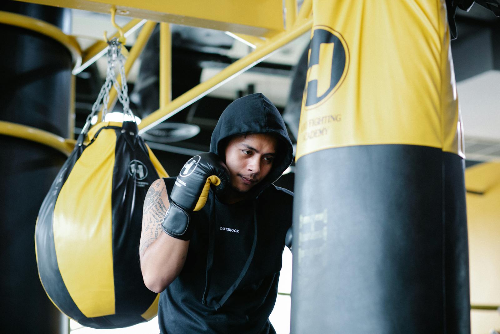 a young lifter boxing for weight loss